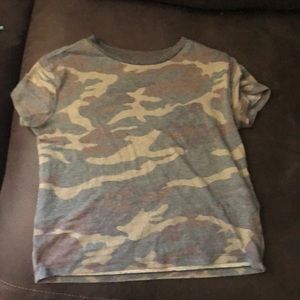 Camo croo top